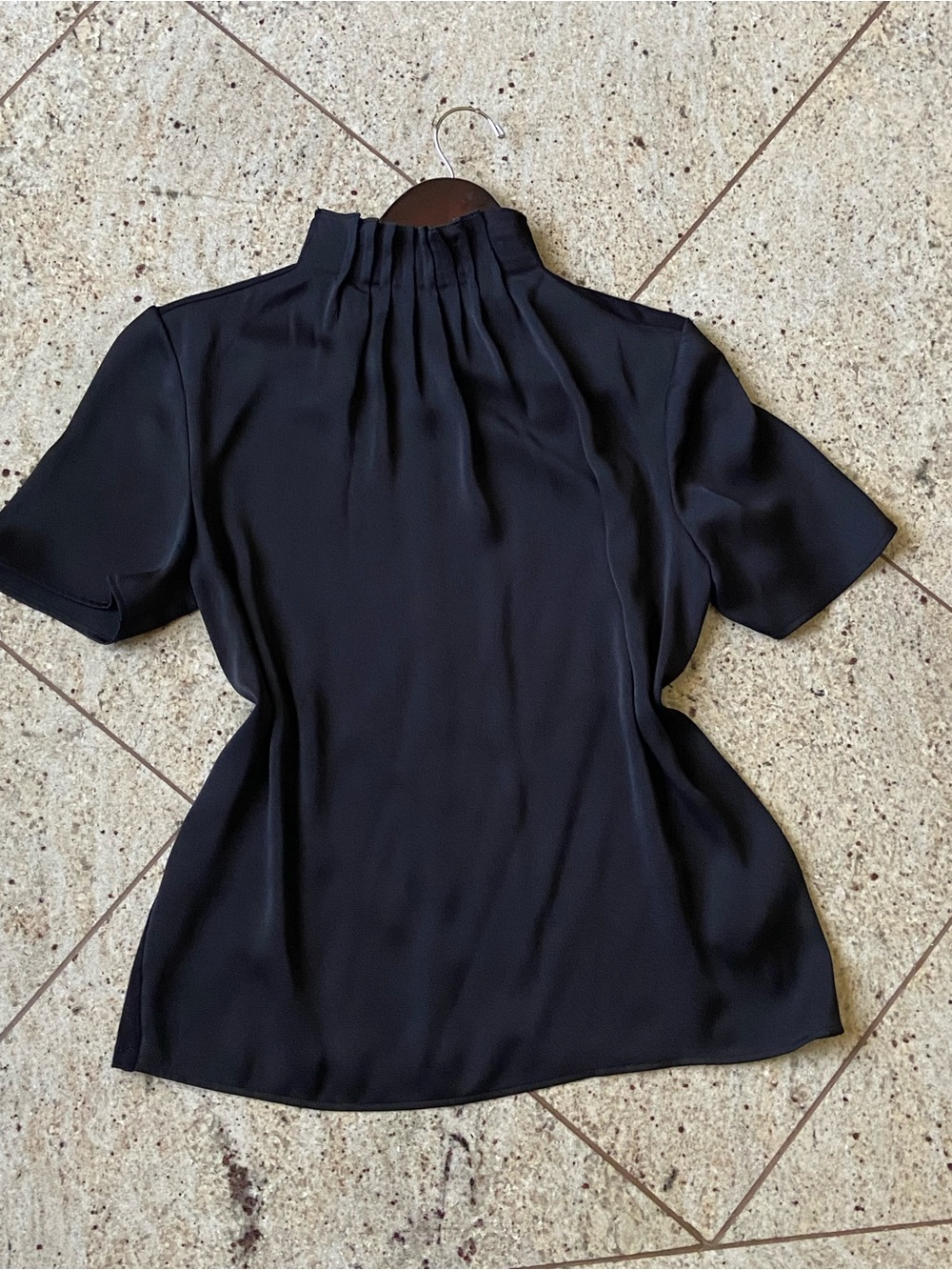 Ted Baker London Black pleated Mock Neck Short Sleeve Blouse sz 0